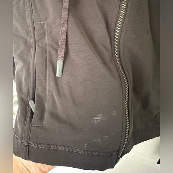 Lululemon Nulu and Mesh Cropped Define Jacket - Picture 4 of 6